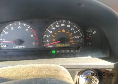 2000 Toyota 4Runner Sr5 V6 z USA, uszkodzony, nr VIN JT3GN86R9Y0149477